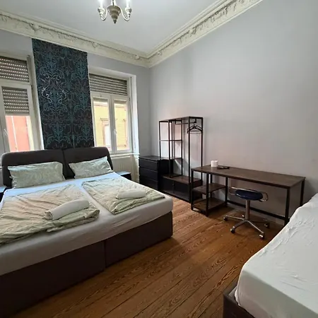 Quarto em Acomodações Particulares In *