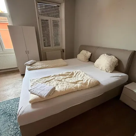 In Quarto em Acomodações Particulares Kaiserslautern